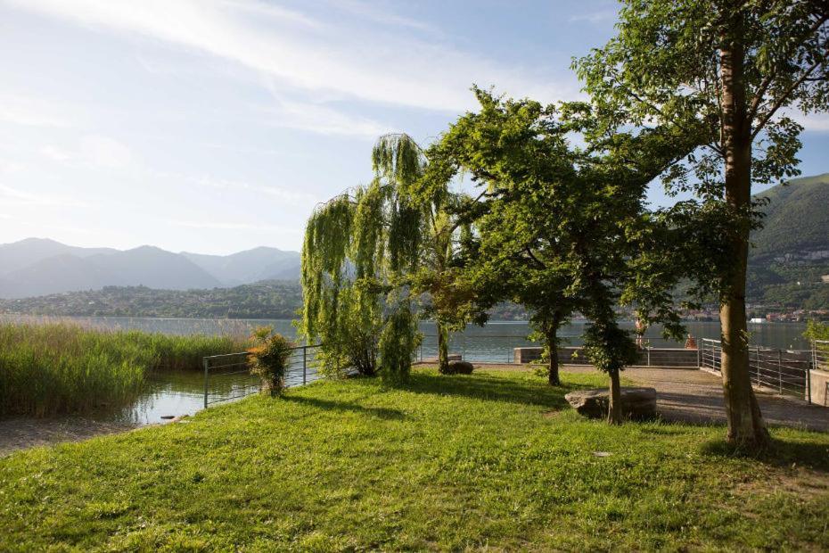 J&C House -Lake Bosisio Bosisio Parini Exterior photo