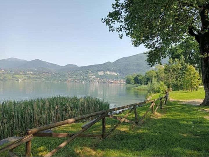 J&C House -Lake Bosisio Bosisio Parini Exterior photo